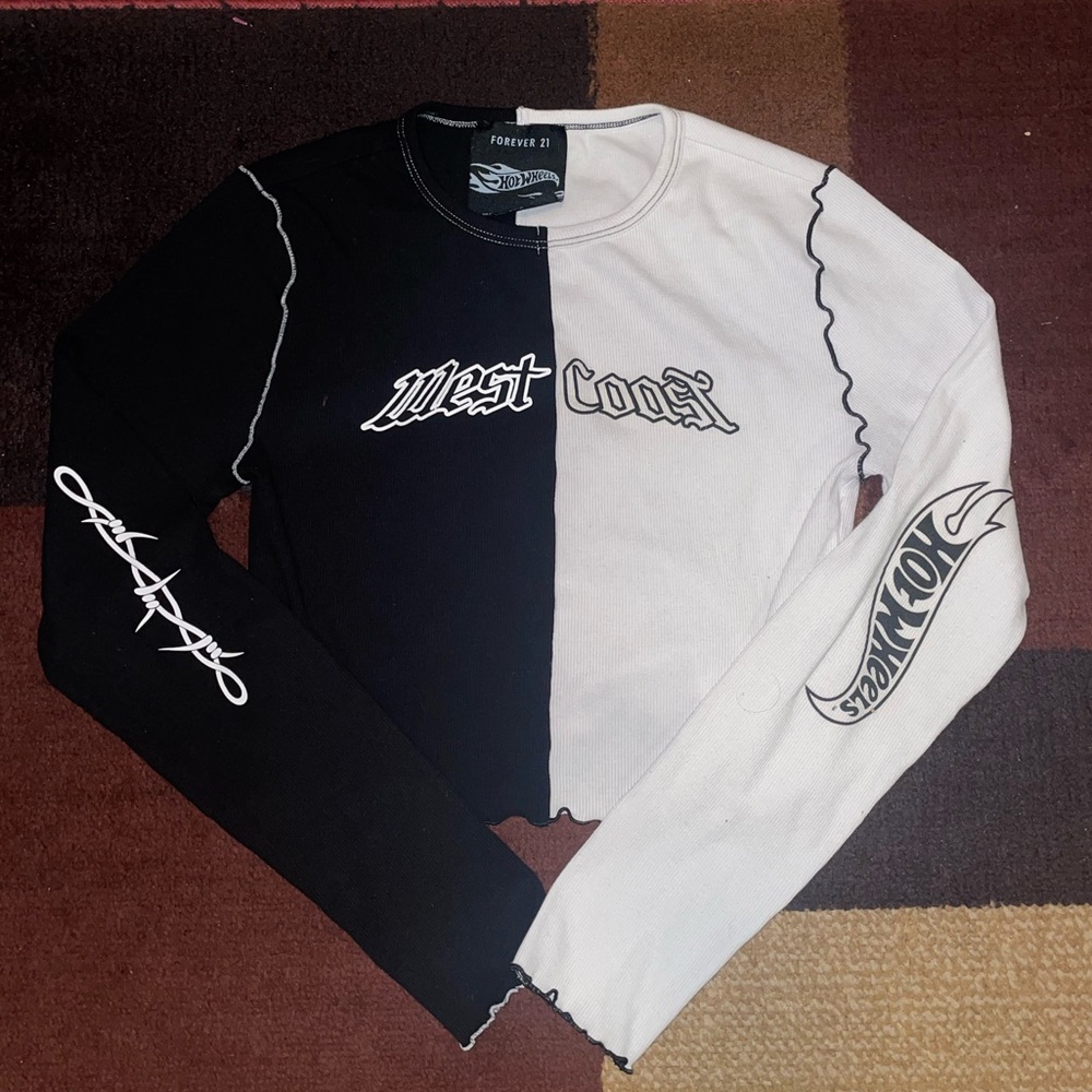 FOREVER 21 X HOT WEELS LONG SLEEVE TOP🗡